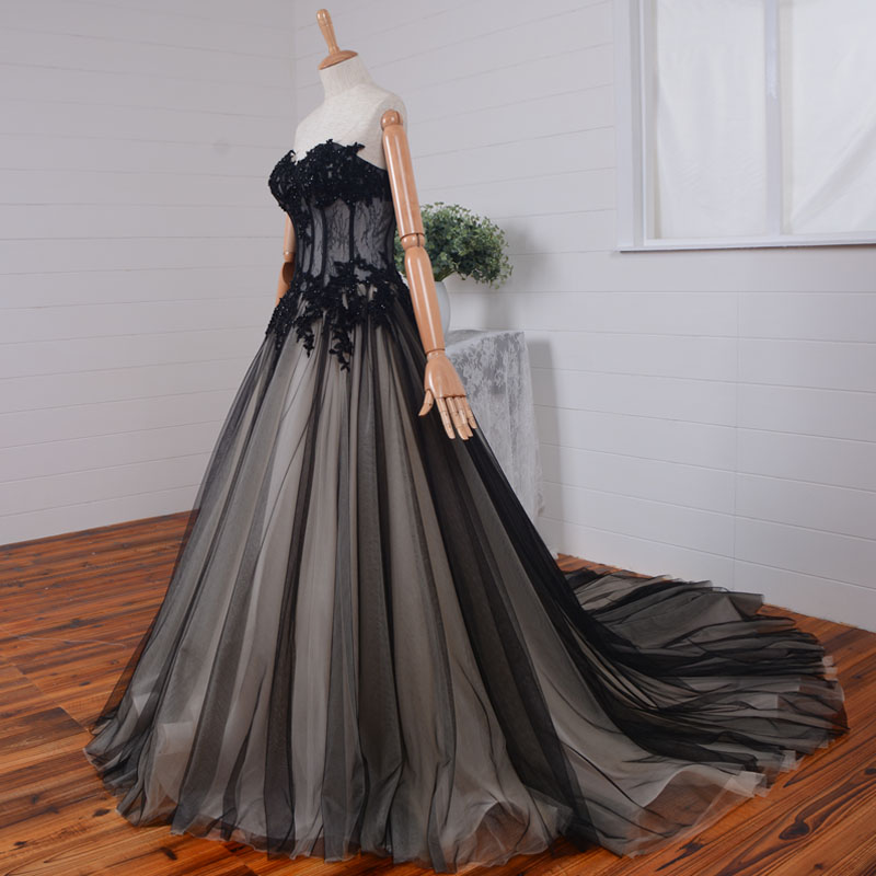 Black Lace Appliques Sweetheart Floor Length Tulle Wedding Gown ...